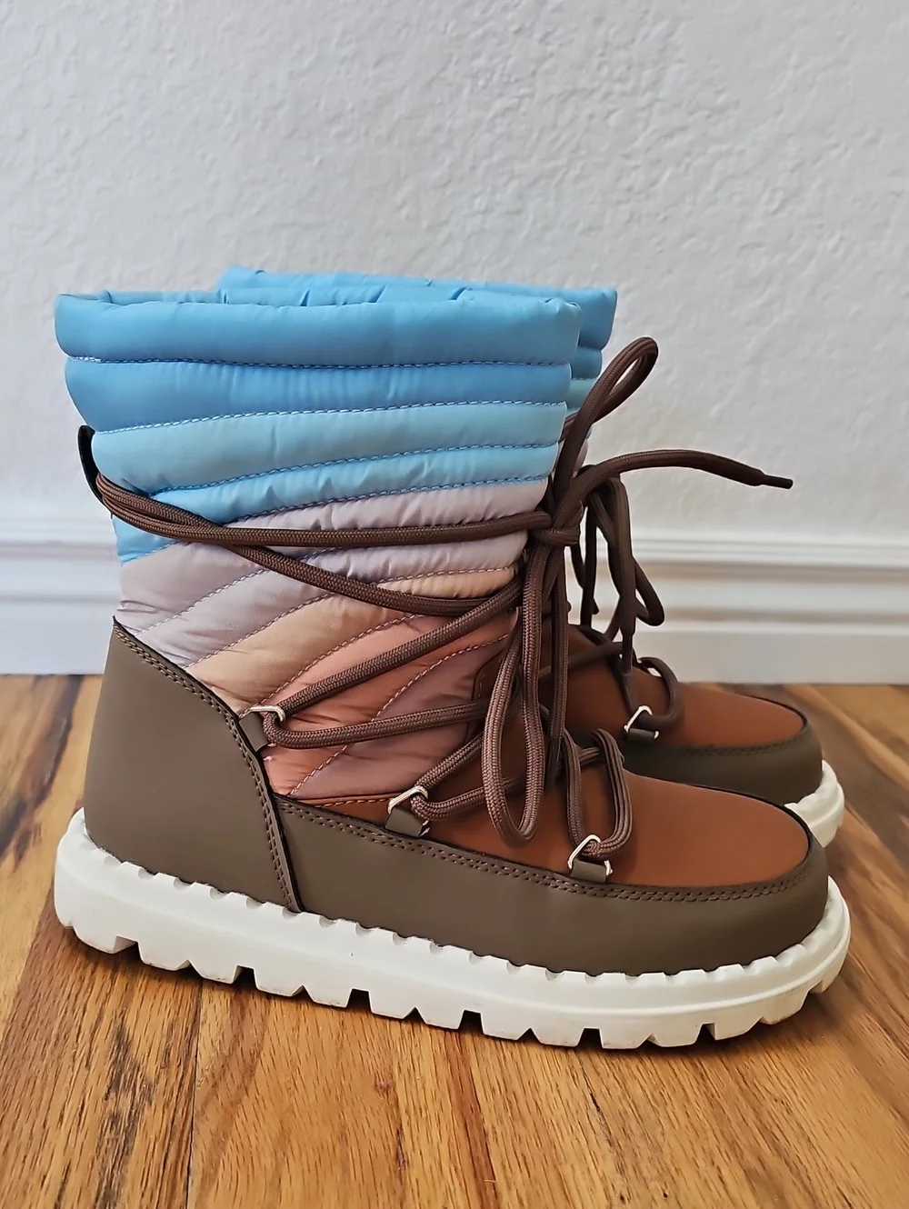 Jambu Brown and Blue Gradient Puffer Lace-Up Winter Boots